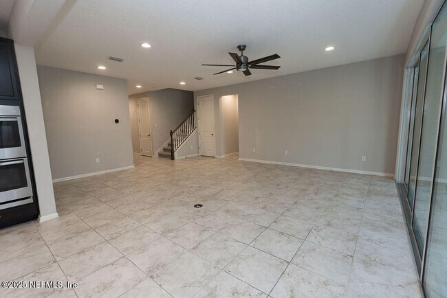 Building Photo - 154 Palisade Dr