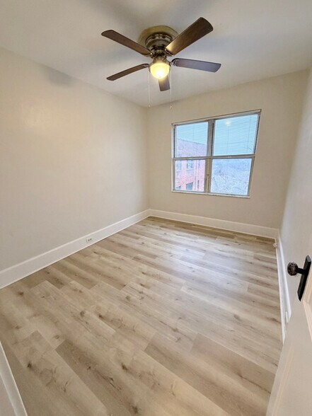 Building Photo - 2233 Brownsville Rd