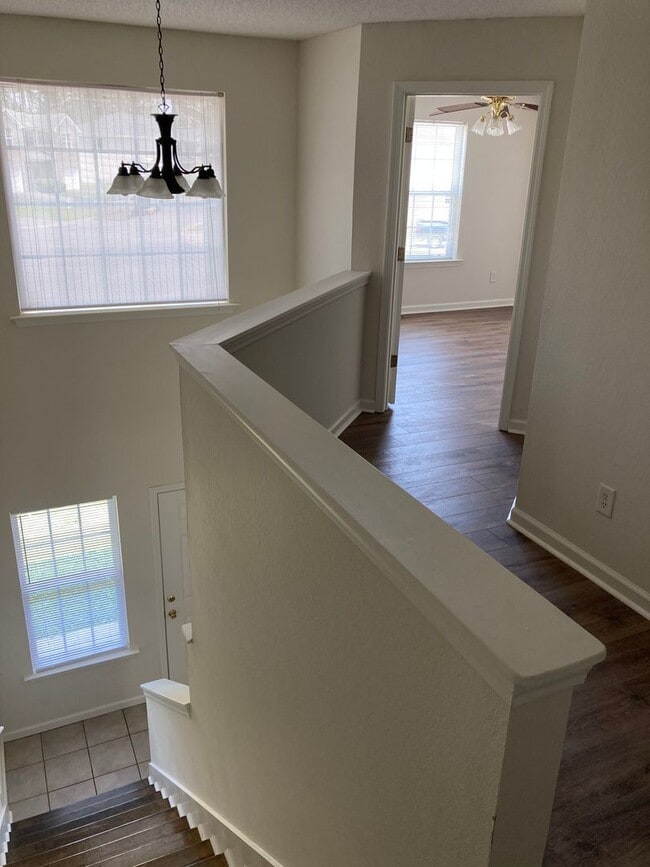 Building Photo - Updated 3/2.5 Townhouse in Armuchee- $1,350