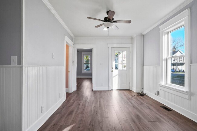 Building Photo - AVAILABLE IN DECEMBER