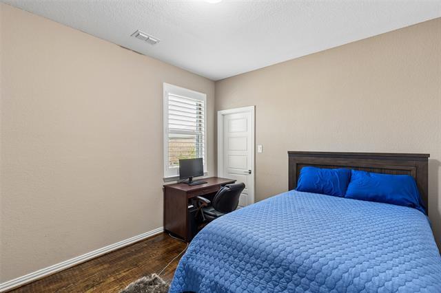 Building Photo - 628 Club Dr