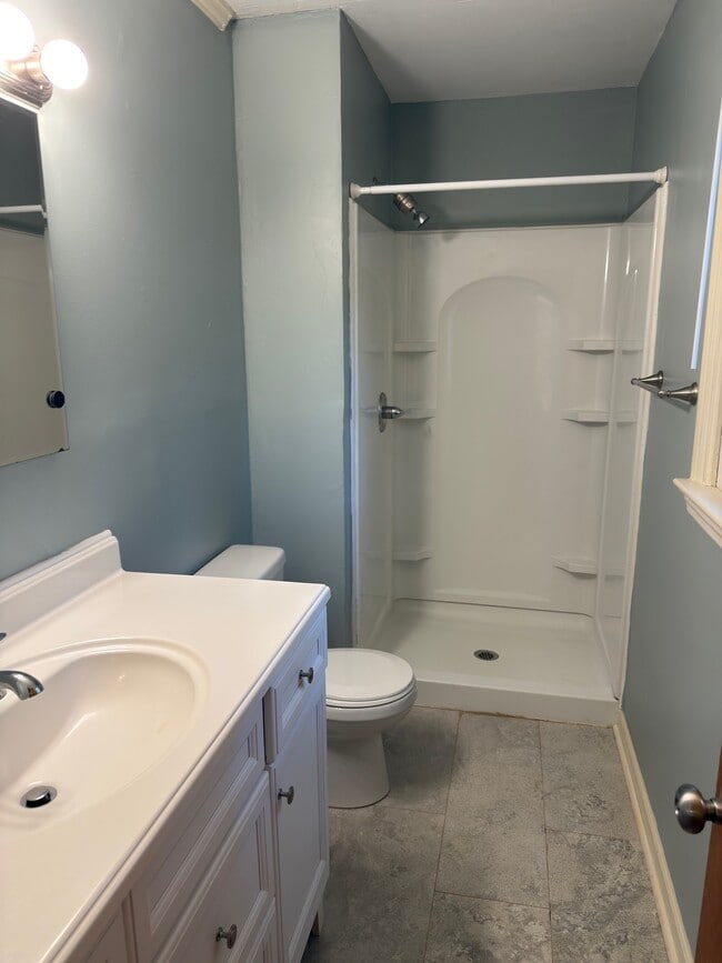 Building Photo - 109 Circle Dr