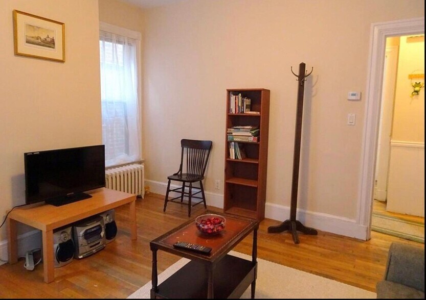 Building Photo - 37A Harvard St