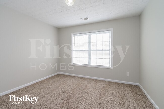 Building Photo - 915 Midway Rd