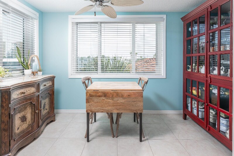 Building Photo - 201 10th Ave N