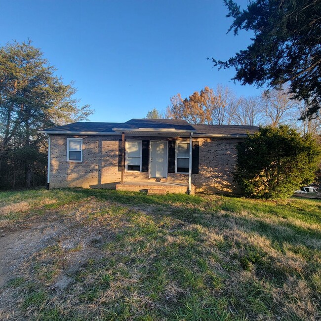 Primary Photo - 3/1 Brick House-Cookeville- Full Unfinishe...