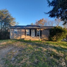 Building Photo - 3/1 Brick House-Cookeville- Full Unfinishe...