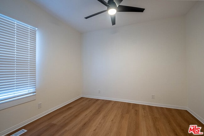 Building Photo - 108 N Broadway