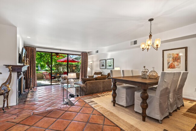 Building Photo - 215 Calle Bravo