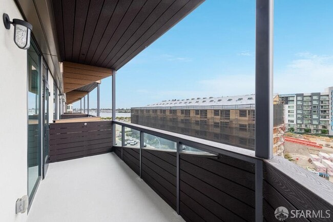 Building Photo - 260 Brooklyn Basin Wy