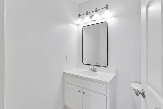 Building Photo - 348 W 83rd St