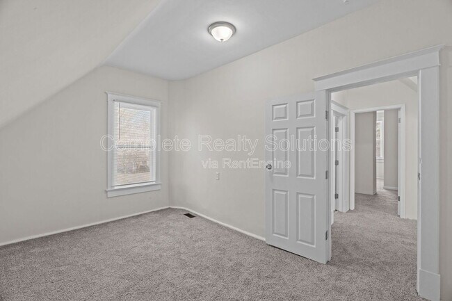 Building Photo - 6811 Etzel Ave