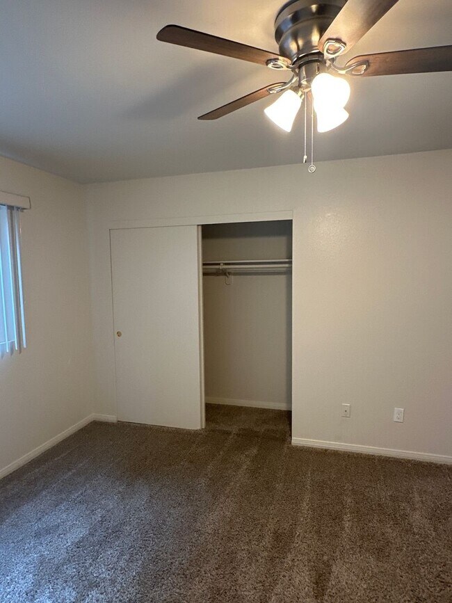 Building Photo - 408-14 Delaware St