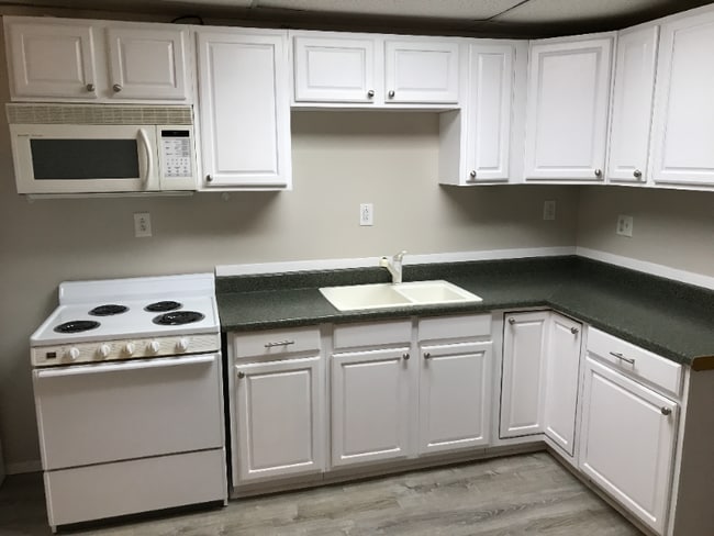 Building Photo - 351 Chicago Rd