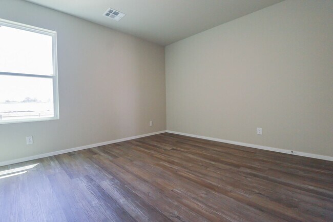 Building Photo - Recently Built Home with Pond View! 4 Bed 2 Bath Broken Arrow