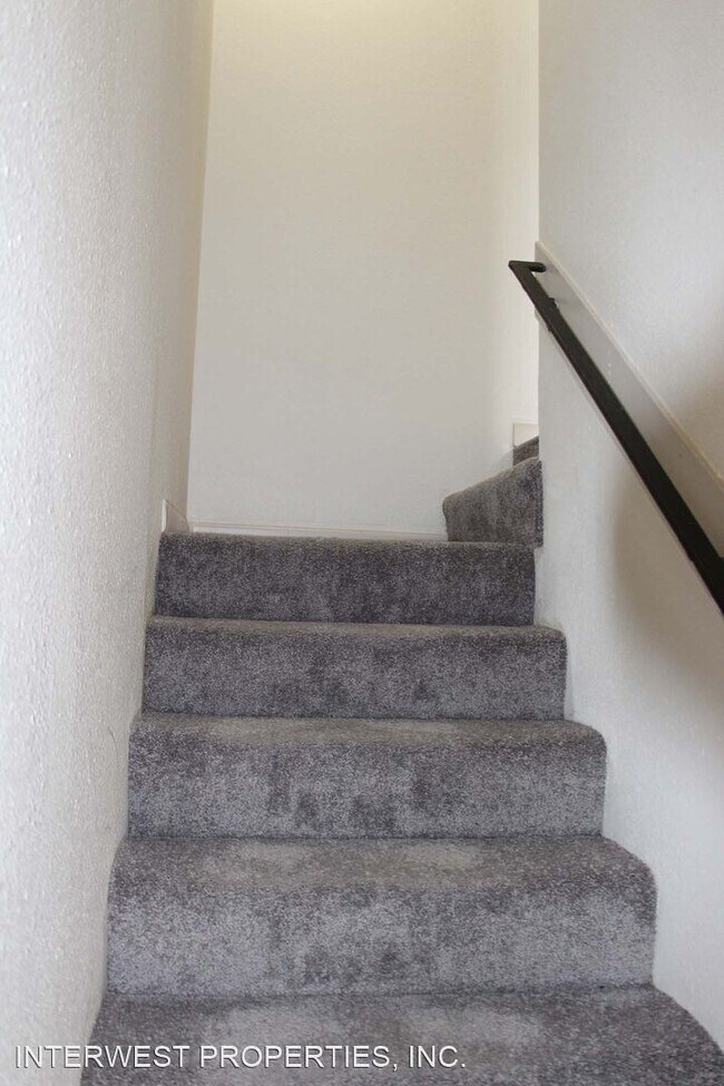 Building Photo - 17441 SE Division St