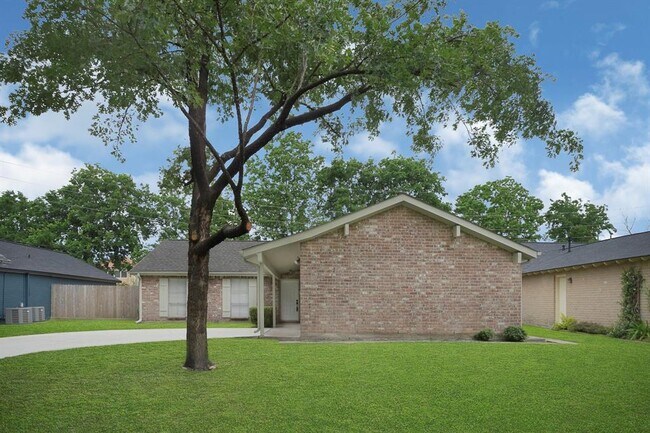 Building Photo - 13806 Burgoyne Rd