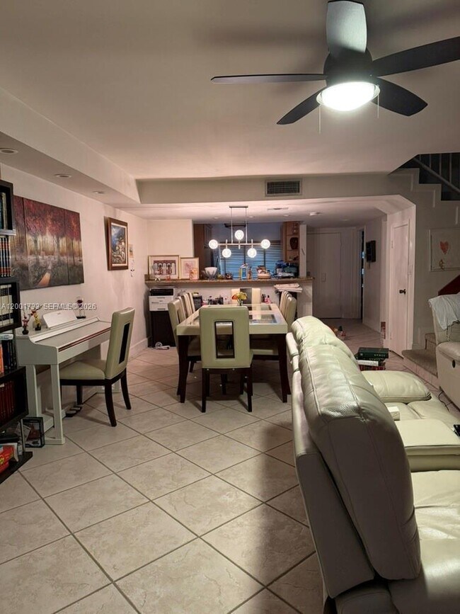 Building Photo - 2661 NE 164th St