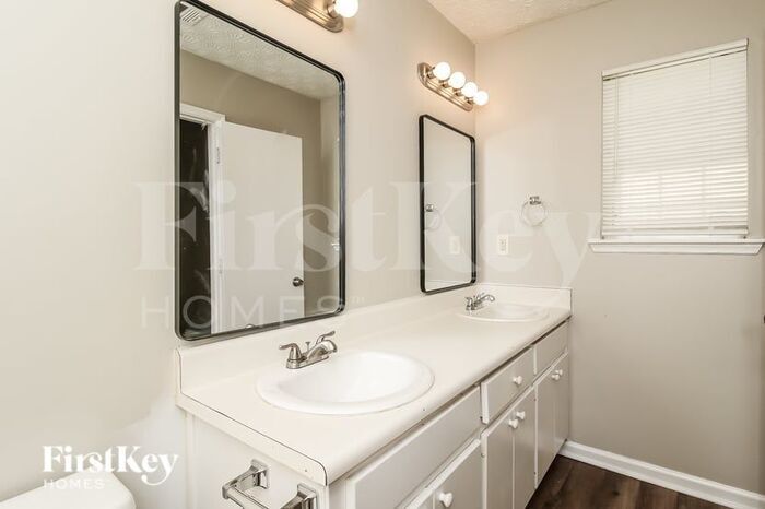 Building Photo - 6787 Silver Maple Dr