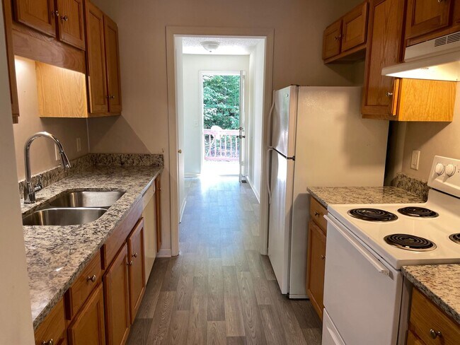 Building Photo - 1305