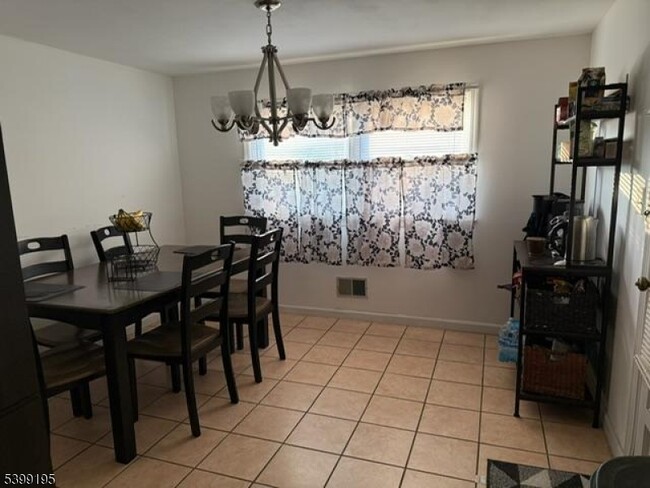 Building Photo - 980 Black Oak Ridge Rd