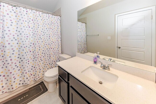 Building Photo - 303 Schuylerville Dr