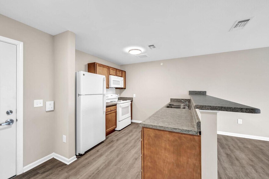 Chesterfield Terrace 6500 Powers Blvd Parma OH 44129 Apartment Finder