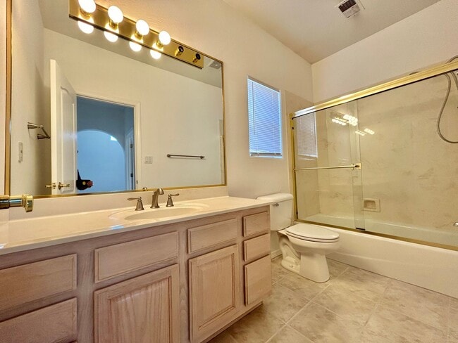 Building Photo - NE HEIGHTS