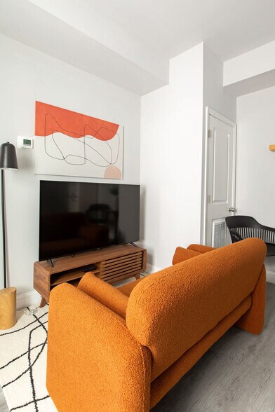 Building Photo - 1418 S 9th St