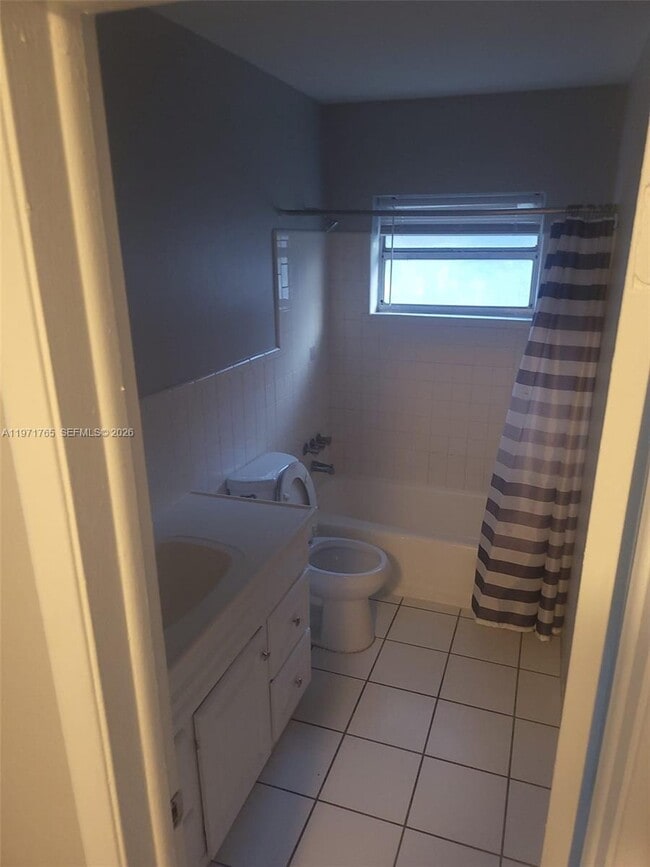 Building Photo - 1435 NW 8th Ave