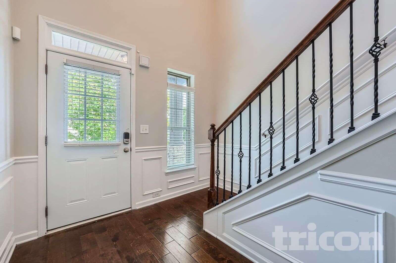 Building Photo - 744 Effendi Pl