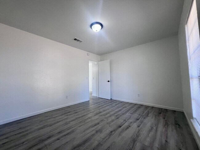 Building Photo - 8216 Elkridge Ave
