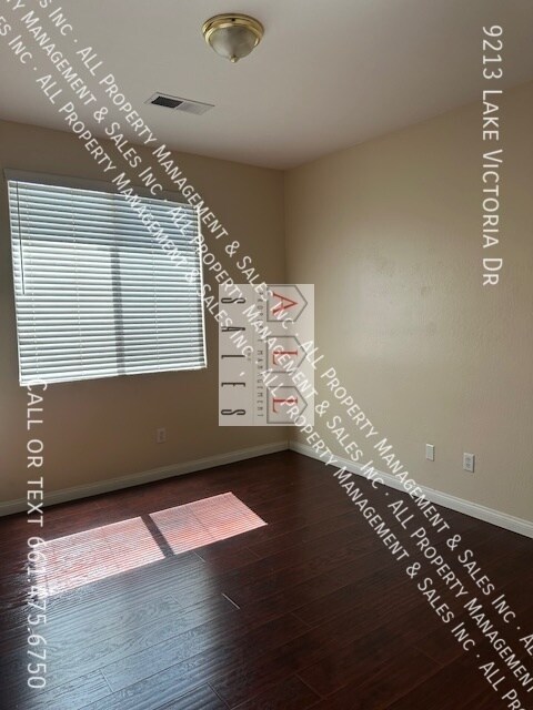 Building Photo - 9213 Lake Victoria Dr