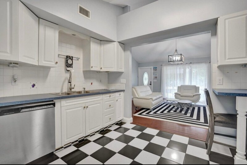 Building Photo - 502 Rambling Dr Cir