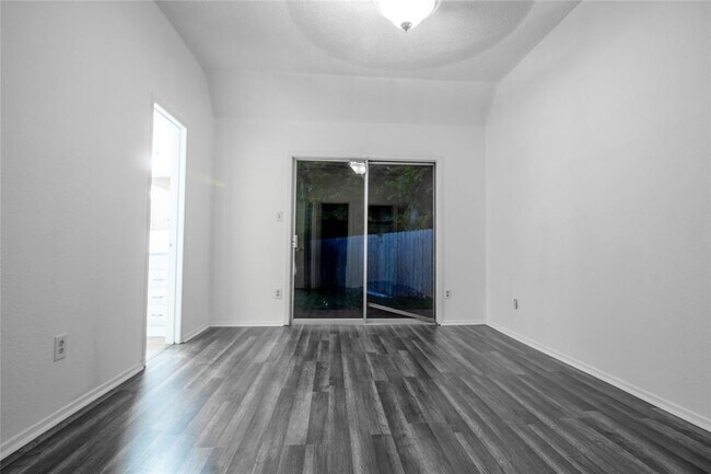 Building Photo - 709 Castle Ridge Rd