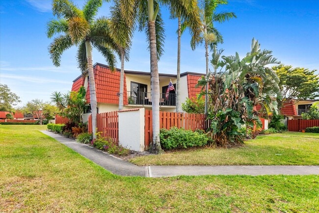 Building Photo - 3750 Victoria Dr