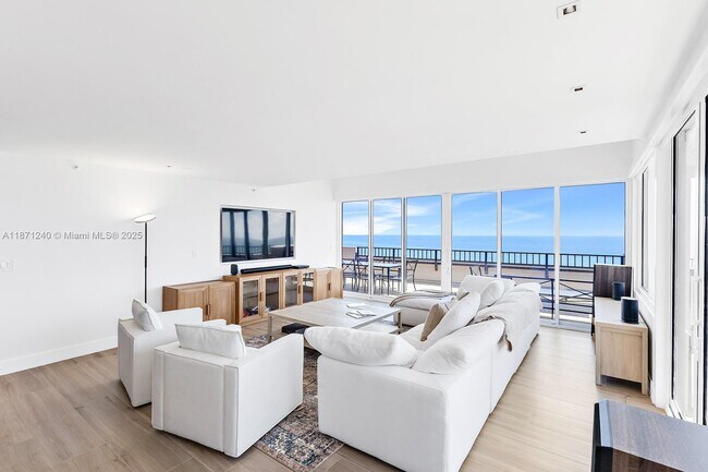 Building Photo - 251 Crandon Blvd