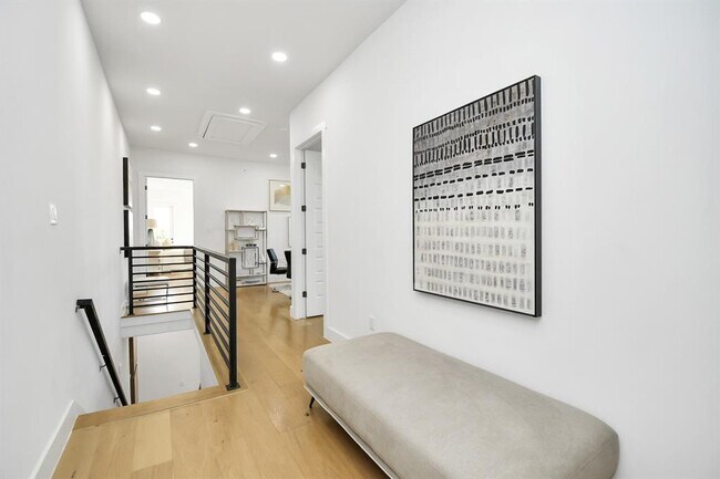 Building Photo - 1812 Lula St