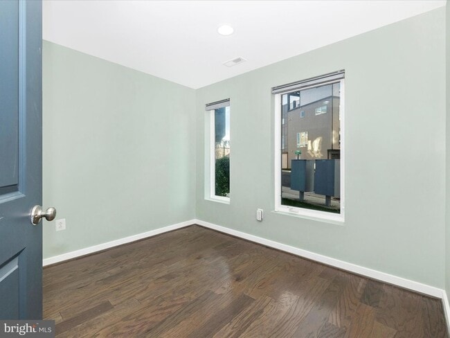 Building Photo - 1514 Trafalgar Ln