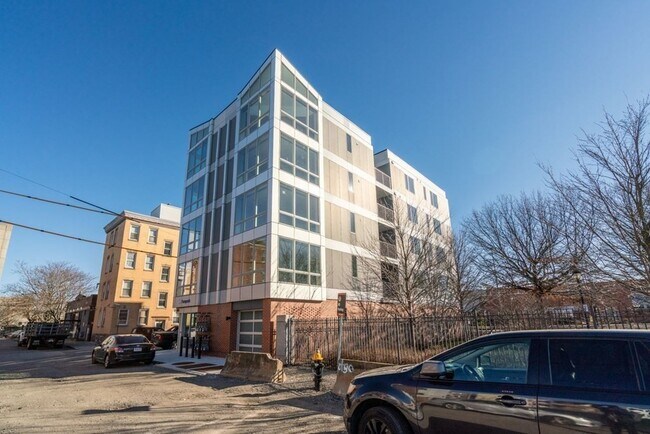 Building Photo - 175 Gove St