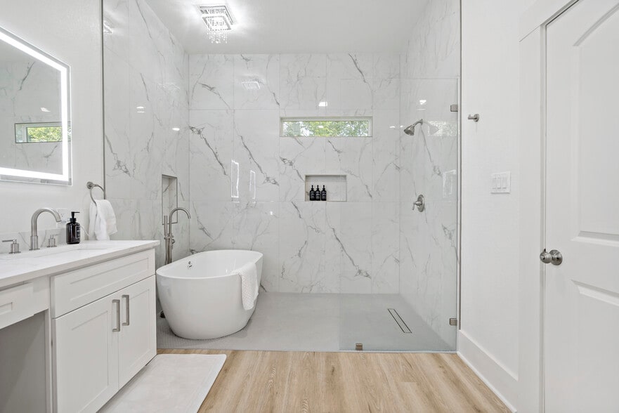 Building Photo - 506 E Evergreen St