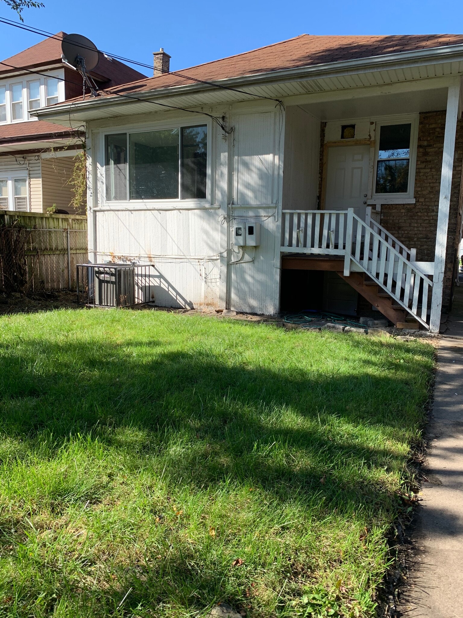 Building Photo - 8109 S Dorchester Ave