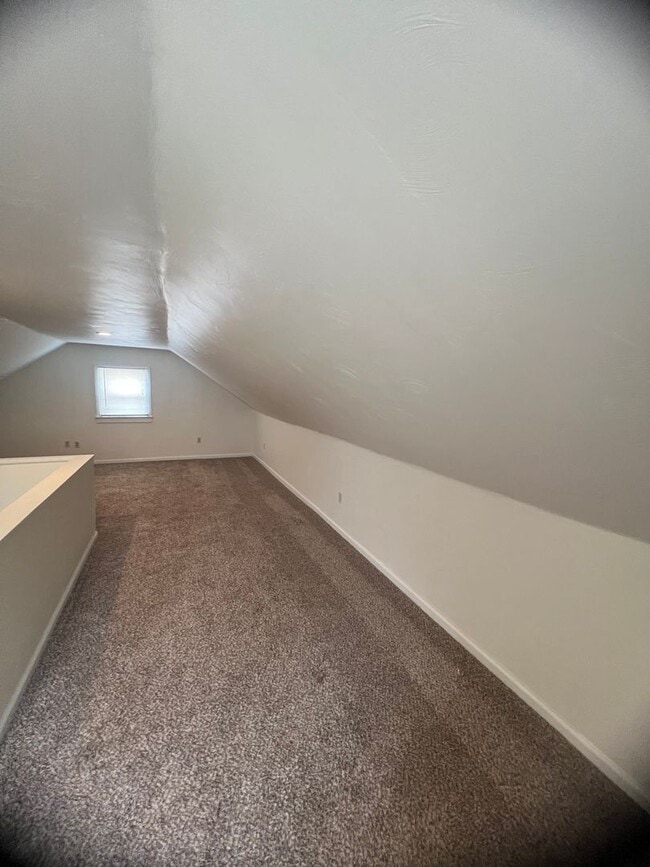 Building Photo - 622 Cranberry St