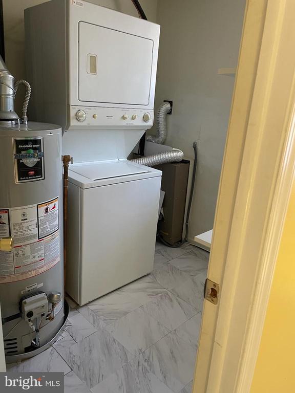 Building Photo - 134 Eaves Mill Rd