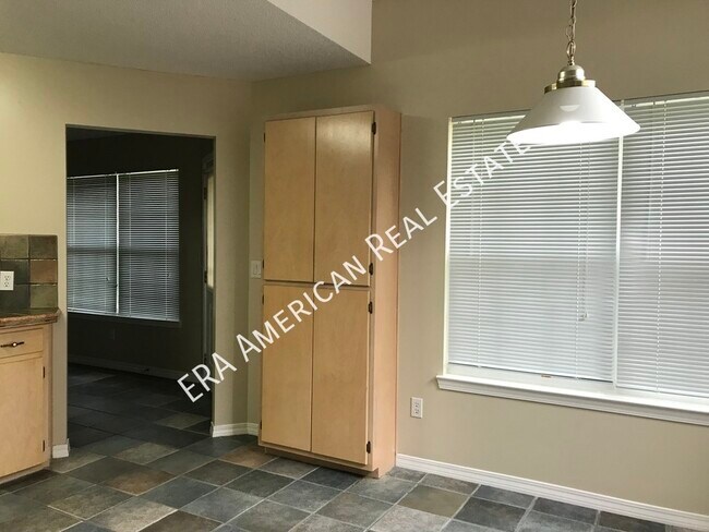 Building Photo - 205 Esmond Ct