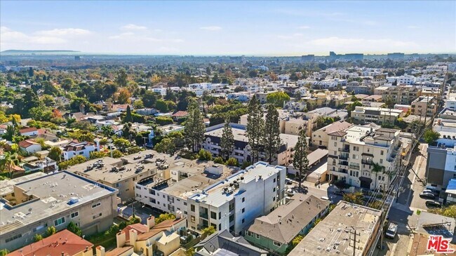 Building Photo - 1820 Prosser Ave