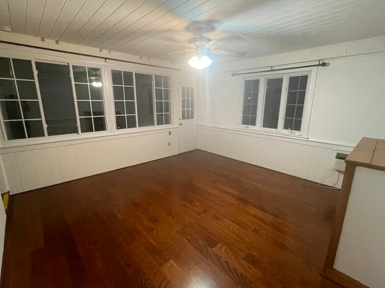 Family room - 358 Prospect Ave