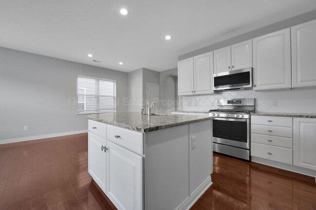 Building Photo - 5635 Holly River Ave