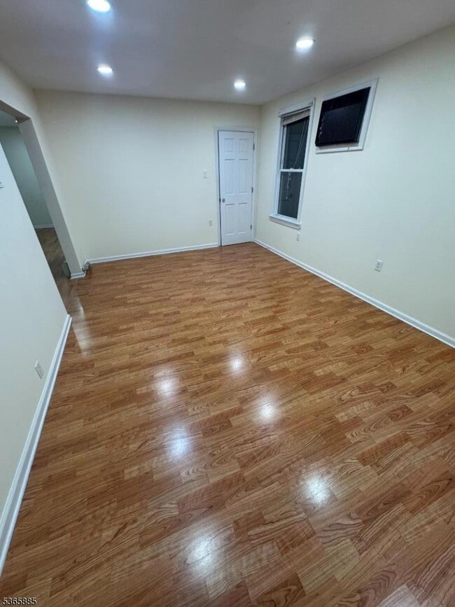 Building Photo - 32 Edisonia Terrace