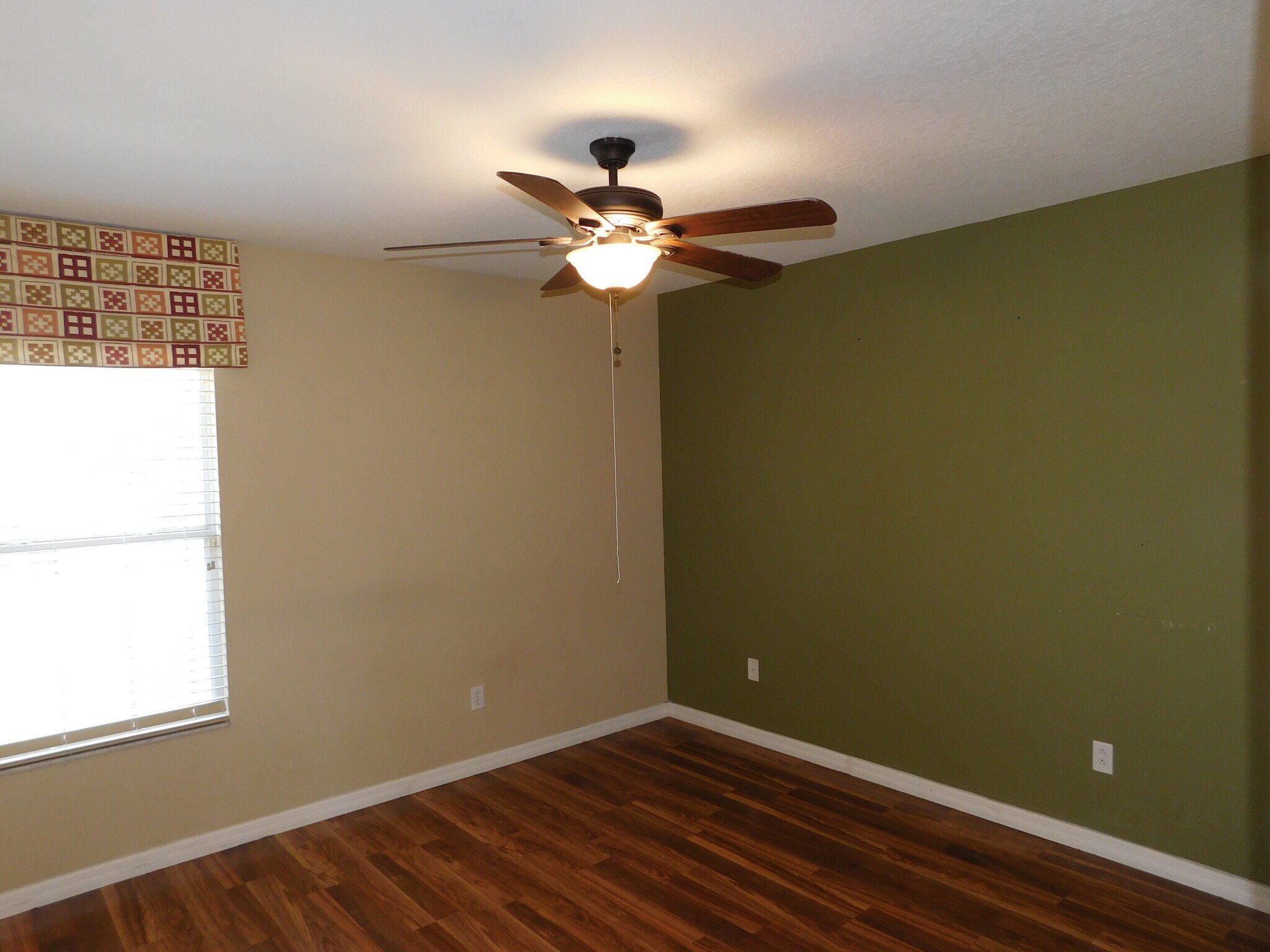 Building Photo - 2320 Darlin Cir